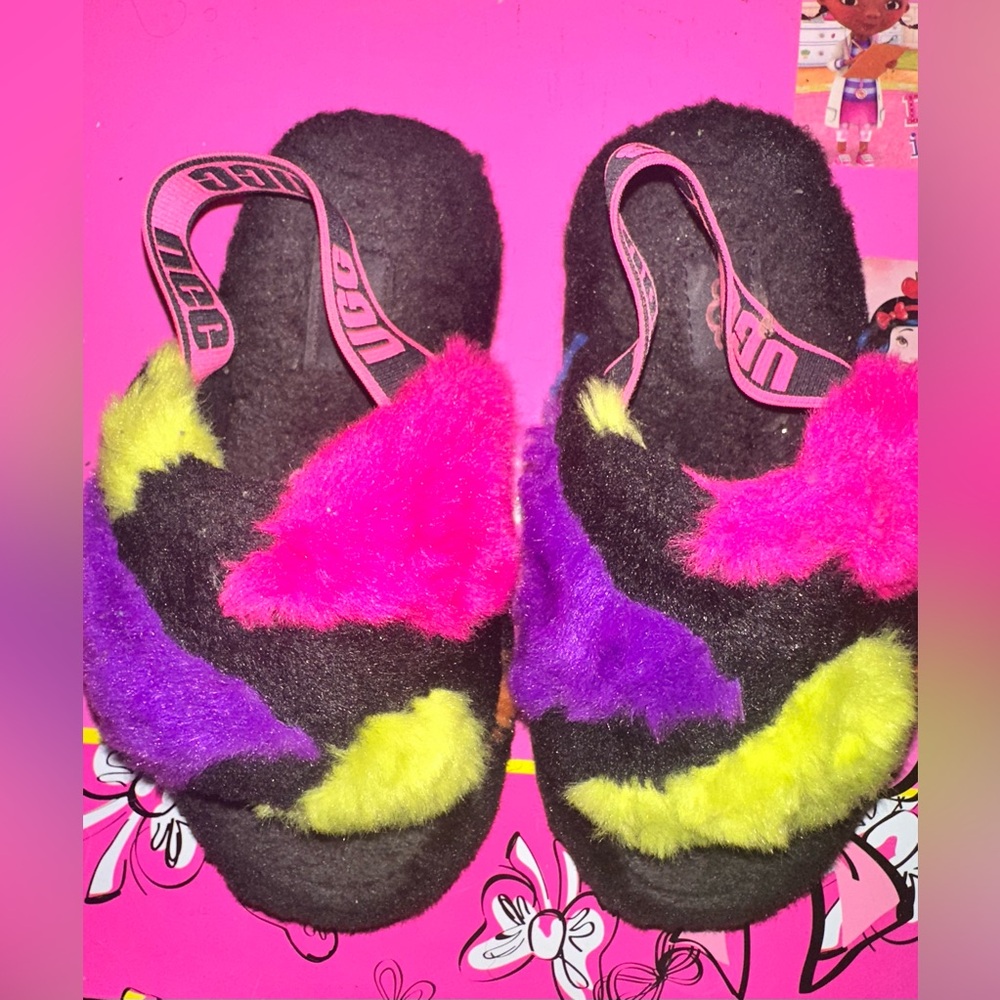 Authentic Ugg Fluff Yeah Slippers (Girls)